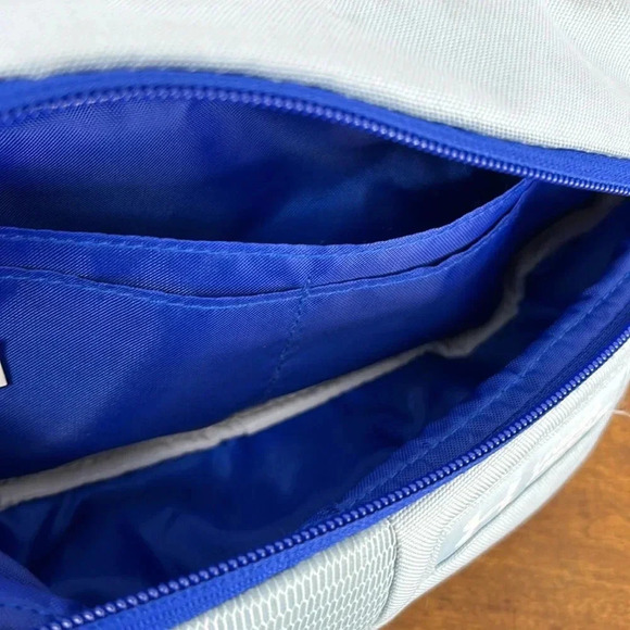 Under Armour Belt Bag Fanny Pack Waist Pack Walk Travel Vacation Purse Wallet - Picture 3 of 8